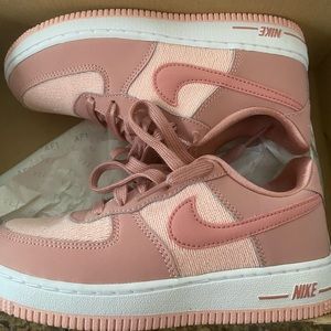 Nike Force pink girls size 1Y